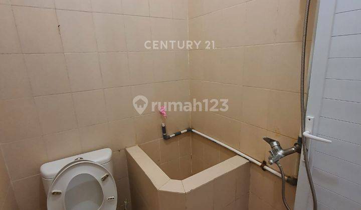 kamar mandi rumah siap huni di kemang