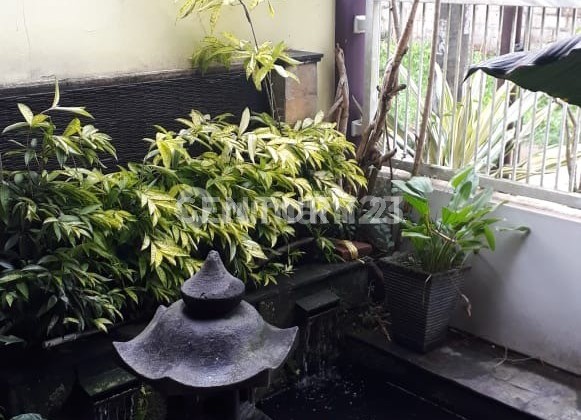 Rumah 2 Lantai Di Komp Bapenas Cinangka Depok 2