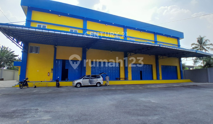 Strategic Warehouse in the Cibinong Industrial and Warehousing Area Strategic Warehouse in the Cibinong Industrial and Warehousing Area