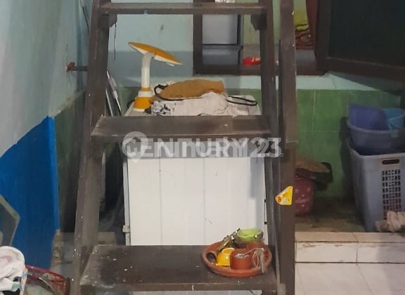 House Near Traditional Market on Belimbing Street, Depok 2