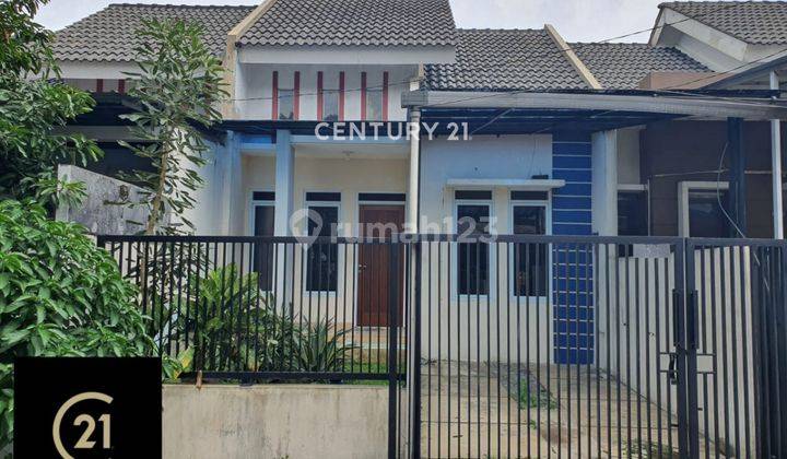 tampak depan rumah siap huni di kemang
