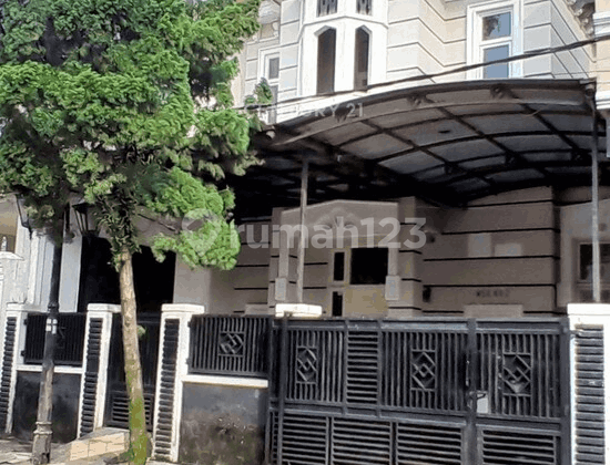 Rumah Strategis Dalam Cluster Bukit Cimanggu City