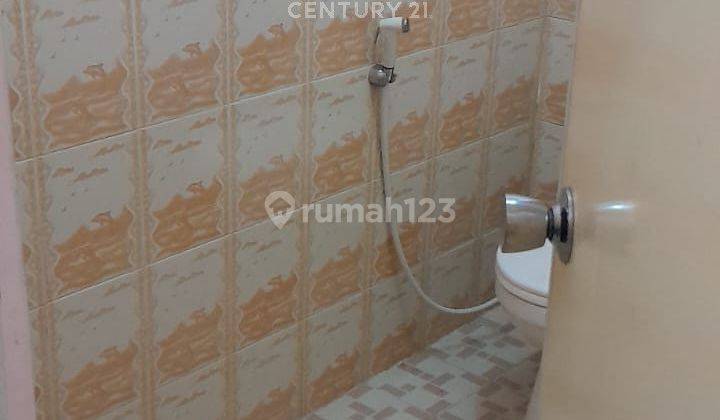kamar mandi rumah area strategis di puri