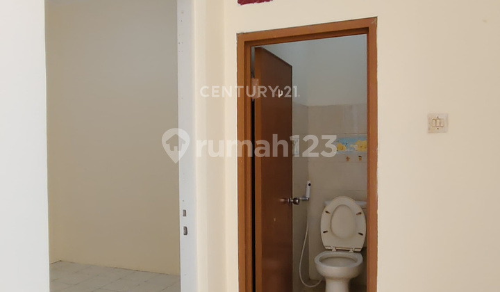 Strategic House Near Schools in Taman Pajajaran Baranangsiang