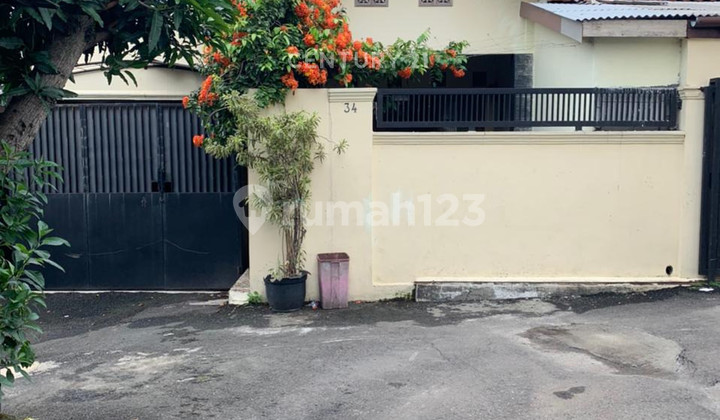 Strategic House Near City Center on Jl Palupuh III Bogor Strategic House Near City Center on Jl Palupuh III Bogor