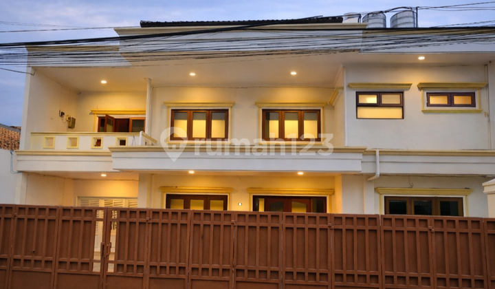 Di Jual Rumah Mewah Area Tebet