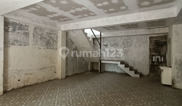 For Rent: Move-in Ready Shop House in Kebayoran Baru Area For Rent: Move-in Ready Shop House in Kebayoran Baru Area