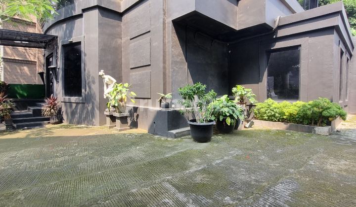 Di Sewa Ruang Usaha Komersial Area Kebayoran Baru