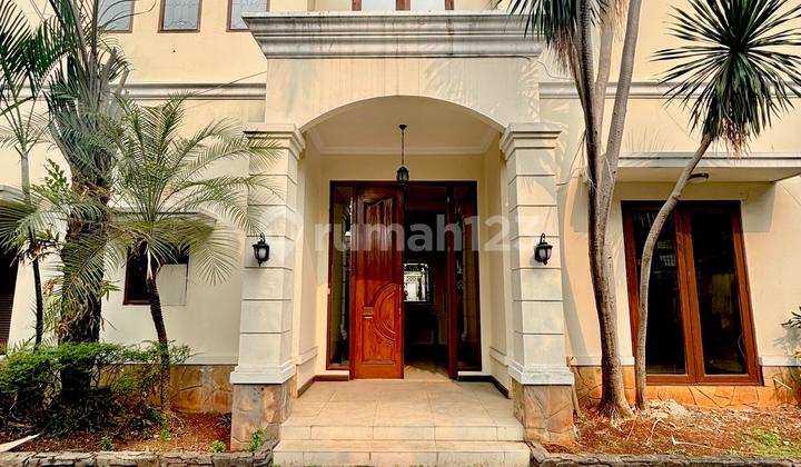 Rumah Mewah Kemang Parkir Luas Private Pool