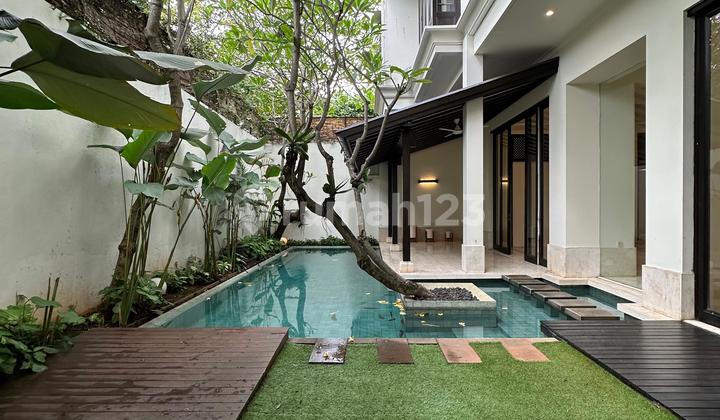 Rumah Mewah Modern Tropical Pejaten Barat