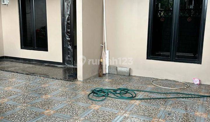 Rumah Pinggir Jalan Cocok Untuk Kantor Atau Usaha 2