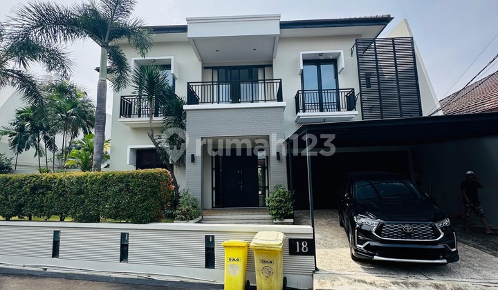 Luxury House Near MRT in Exclusive Compound