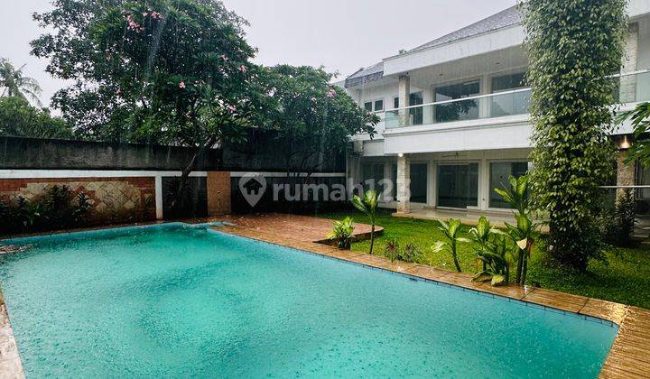 Rumah Luas Dalam Komplek Exclusive Untuk Hunian 1