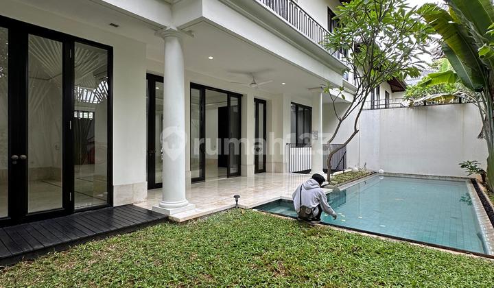 Rumah Mewah Dalam Townhouse Nuansa Tropical Pejaten Barat 2