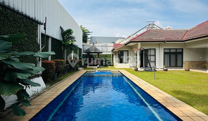 Rumah Luas Dalam Komplek Sangat Strategis 2