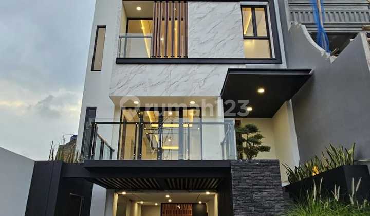 Contemporary Luxury House in Jagakarsa Cluster