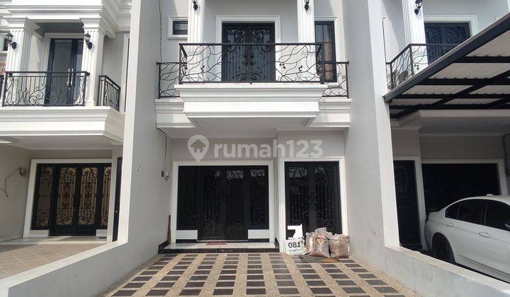 Rumah Townhouse Modern Classic Untuk Hunian Atau Silent Office 1