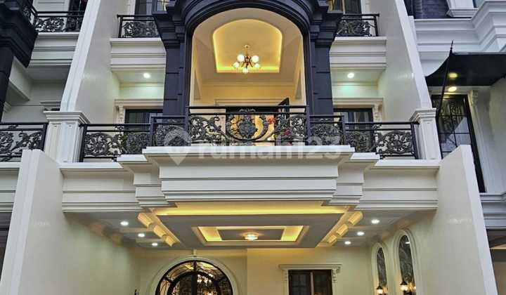 Rumah Mewah Dalam Cluster Besar Akses Jalan Utama