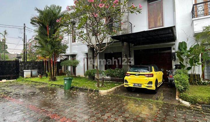 Rumah Mewah Dalam Townhouse Untuk Hunian Duren Tiga