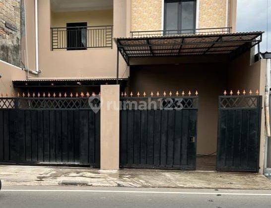 Rumah Pinggir Jalan Cocok Untuk Kantor Atau Usaha 1