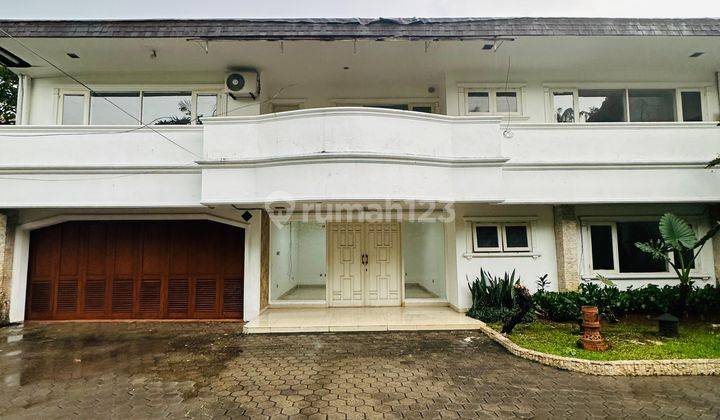 Rumah Luas Dalam Komplek Exclusive Untuk Hunian 2