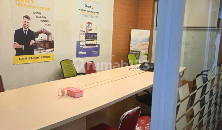 Coldwell Banker: 4-Story Shop House for Sale in Blok M Area Coldwell Banker: 4-Story Shop House for Sale in Blok M Area