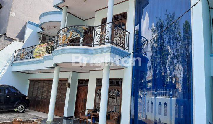 Rumah Mewah Desain Klasik di Komplek BNI 46 1