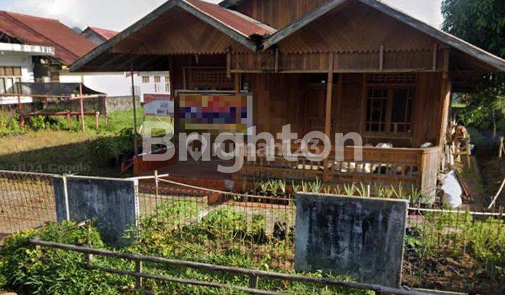 RUMAH KAYU DENGAN TANAH LUAS DI TOMOHON 1