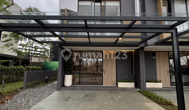 2-Story House with 3 Bedrooms in Park Serpong