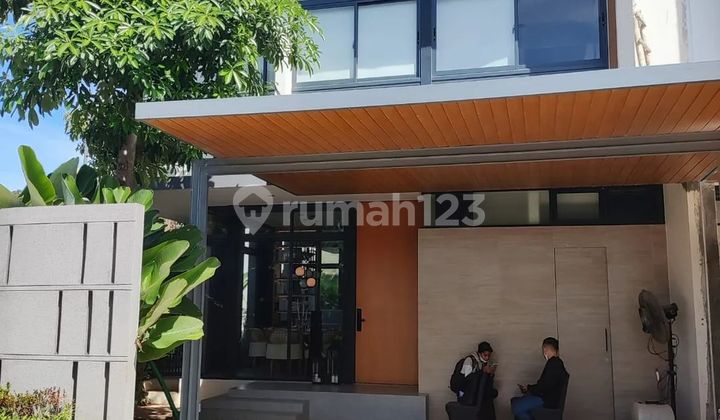 BRAVA PREMIER RUMAH MEWAH 2 LANTAI SANGAT NYAMAN PREMIUM STRATEGIS BERADA DI JANTUNG PERPUTARAN BISNIS KARAWACI TANGERANG