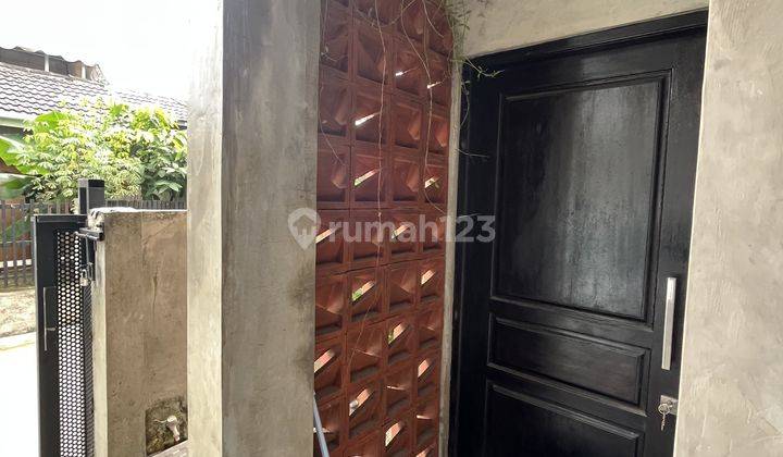 teras dijual rumah 2 lantai di