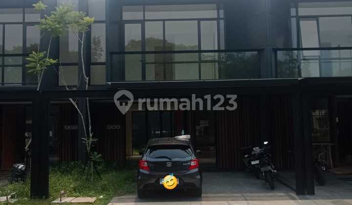 Rumah Mewah 2 Lantai di Lippo Karawaci 4+1 Kamar Tidur Rumah Mewah 2 Lantai di Lippo Karawaci 4+1 Kamar Tidur