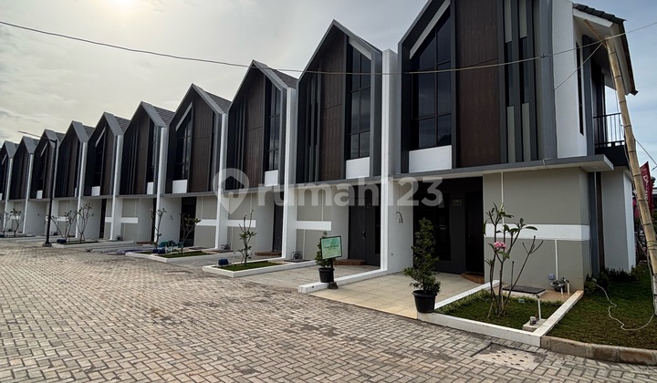 2-Story Ready-to-Occupy House Near Lippo Karawaci with 3 Bedrooms 2