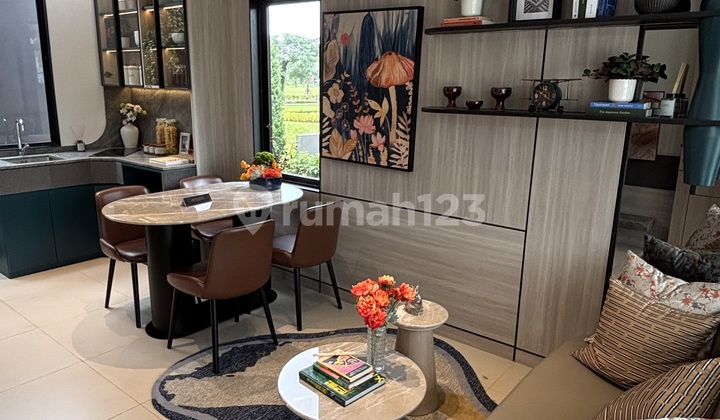 Rumah 2 Lantai dengan 2 Kamar Tidur di Park Serpong 2