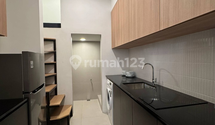 2-Story Luxury House in Lippo Central Karawaci Tangerang 2