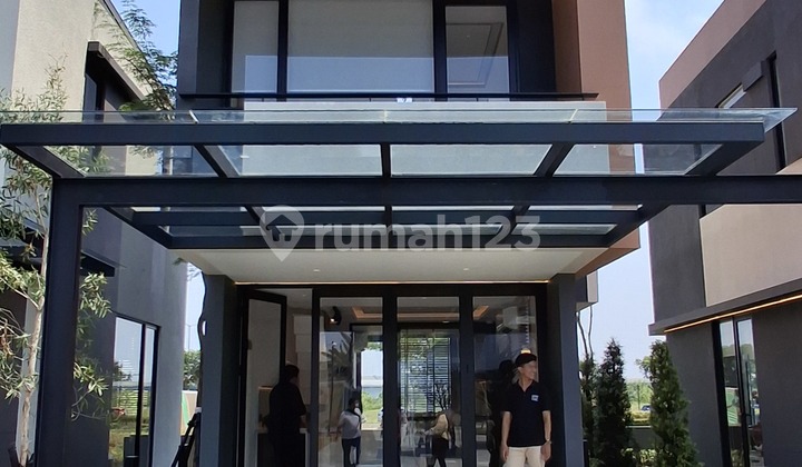 3-Story House In Park Serpong Type Treetops 3 Bedrooms