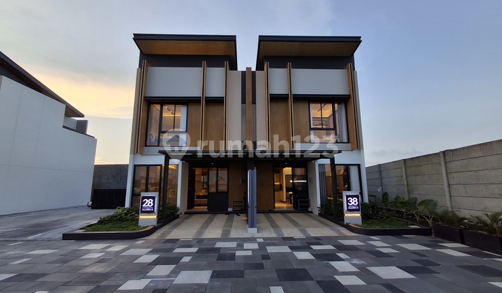 Dijual Rumah Mewah 2 Lantai Nempel Bandara Soekarno Hatta Cgk