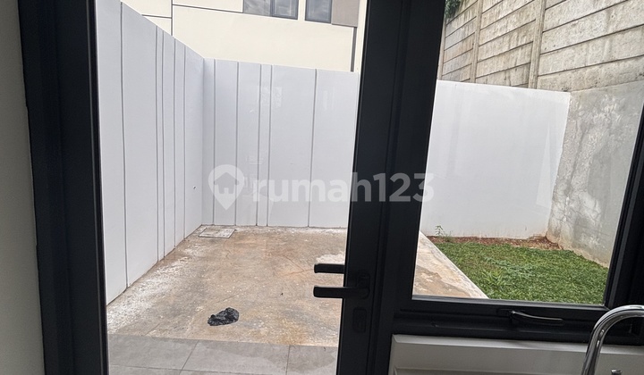 Disewakan Rumah 2 Lantai di Park Serpong 1 Kamar Tidur Type Z3 2