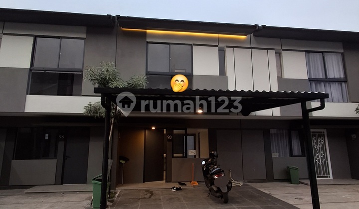 For Rent: 2-Story House in Park Serpong Type X2 With Canopy 2