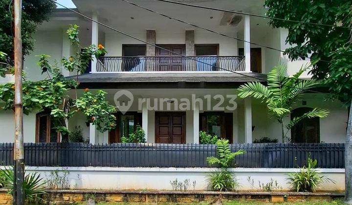 Dijual Rumah Besar Mewah Lokasi Patra Kuningan Jakarta Selatan
