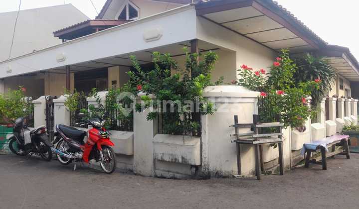Dijual Rumah Posisi Huk Lokasi Asembaris Tebet