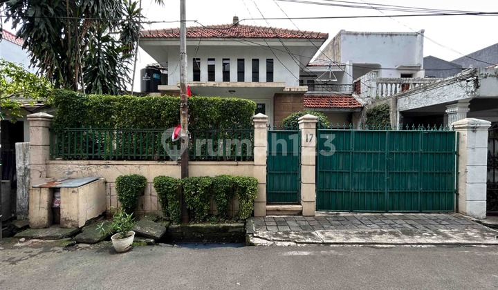 For Sale House with Access for 2 Cars, Just a Step Away from Jl Kh Abdullah Safei