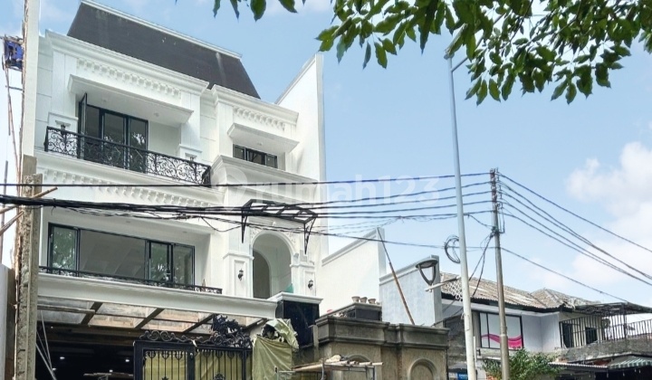 Dijual Rumah Mewah 3lantai Zona Komersil Lokasi Tebet Timur  1