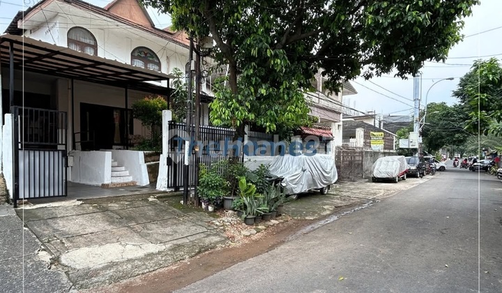 Dijual Rumah Lama Akses 3mobil Lokasi Tebet Jakarta Selatan