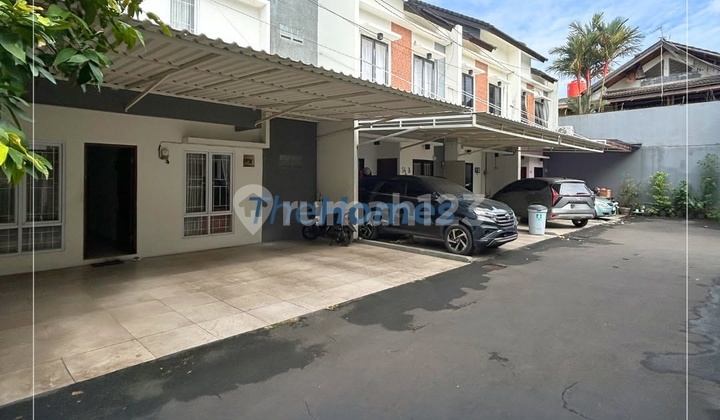 For Sale House in Cluster with 2-Car Access Location Kalibata Pancoran 2