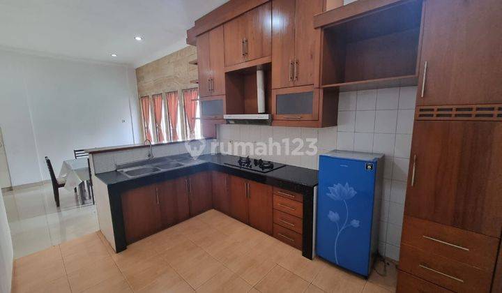 Rumah 3 Lantai di Kompleks Cemara Asri di Jalan Buah buahan 2