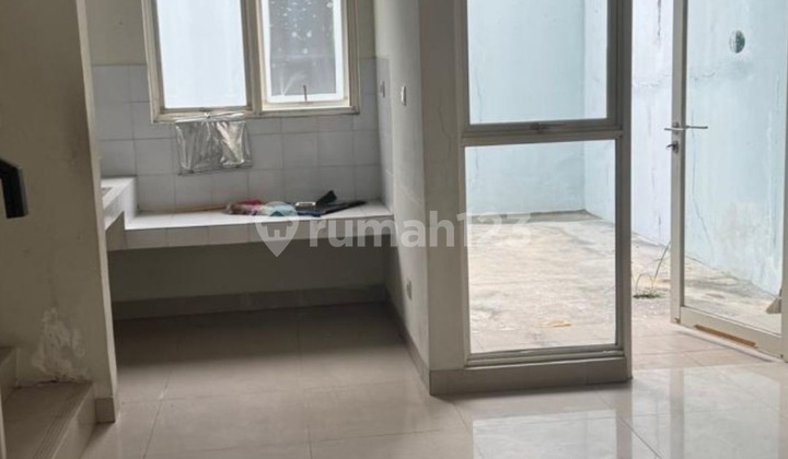 Selling nice house in JGC, East Jakarta 2