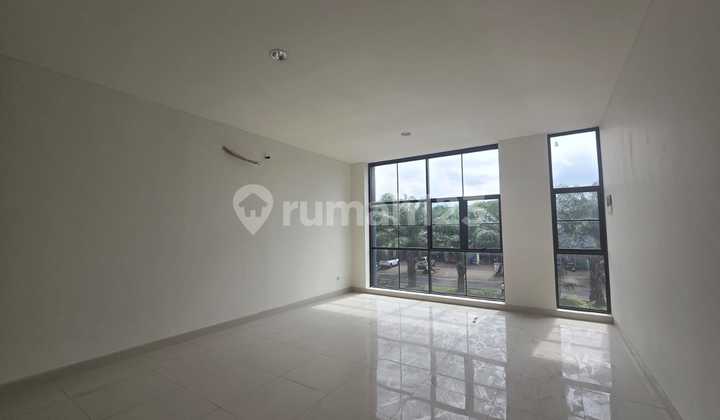 Rare Opportunity! Own a Shop House in the Heart of the City Before Prices Soar 2