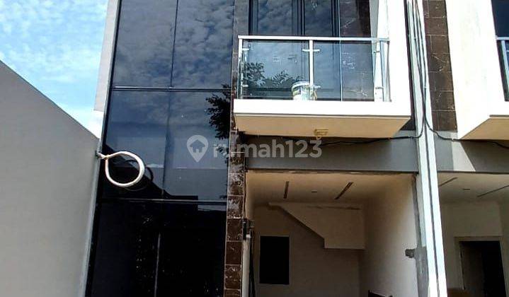 Rumah Baru 2 LT dalam Cluster di Cipinang Raya Jakarta Timur  1