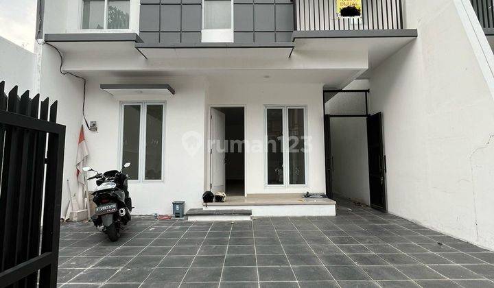 Rumah baru siap huni 2 lt di jatiwaringin Bekasi 1